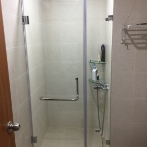 Báo Giá Lắp Đặt Vách Kính Nhà Tắm 135 Độ Theo Kích Thước Yêu Cầu PTK07